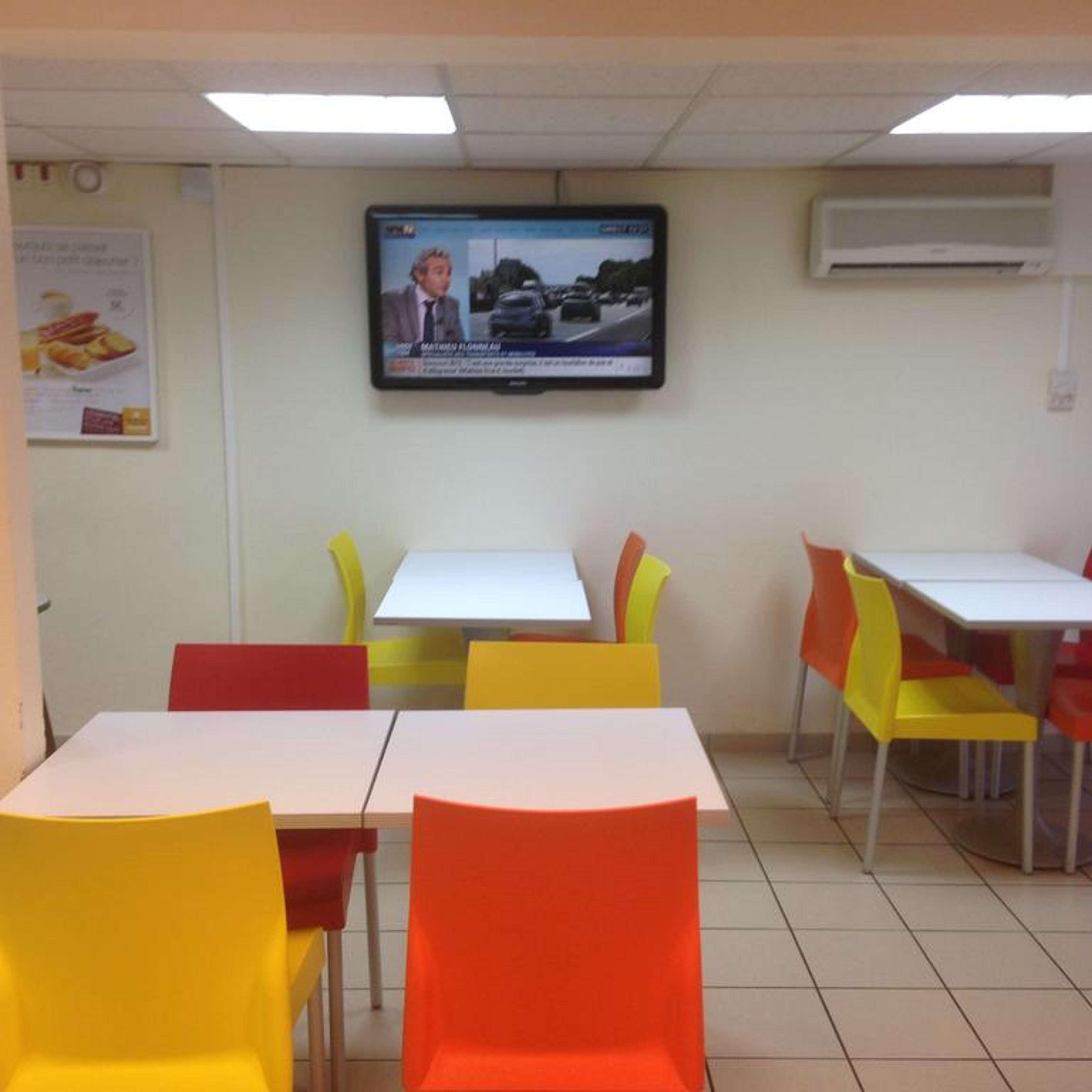 Kyriad Niort - La Creche מראה חיצוני תמונה